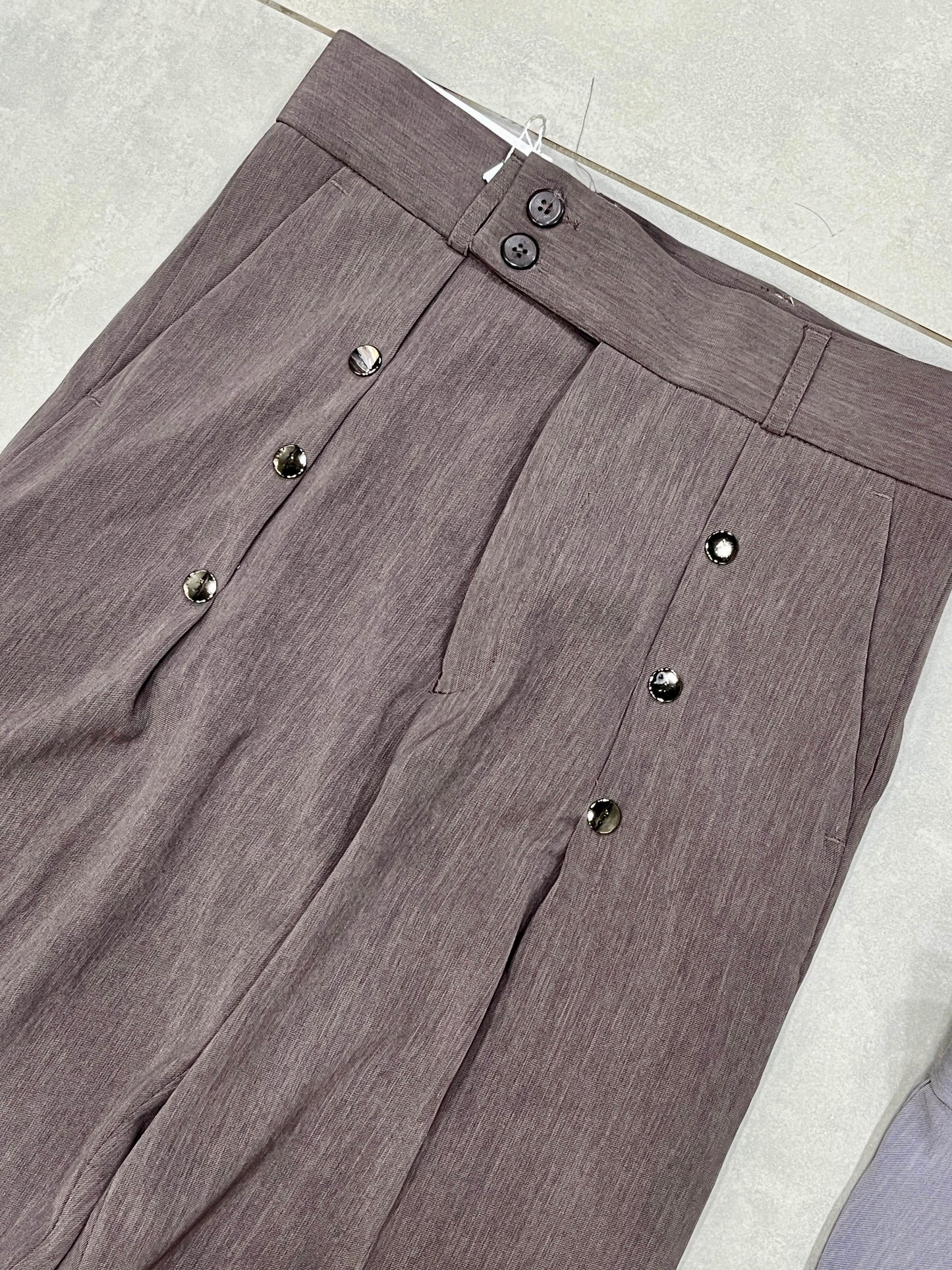 Button Pleated pant
