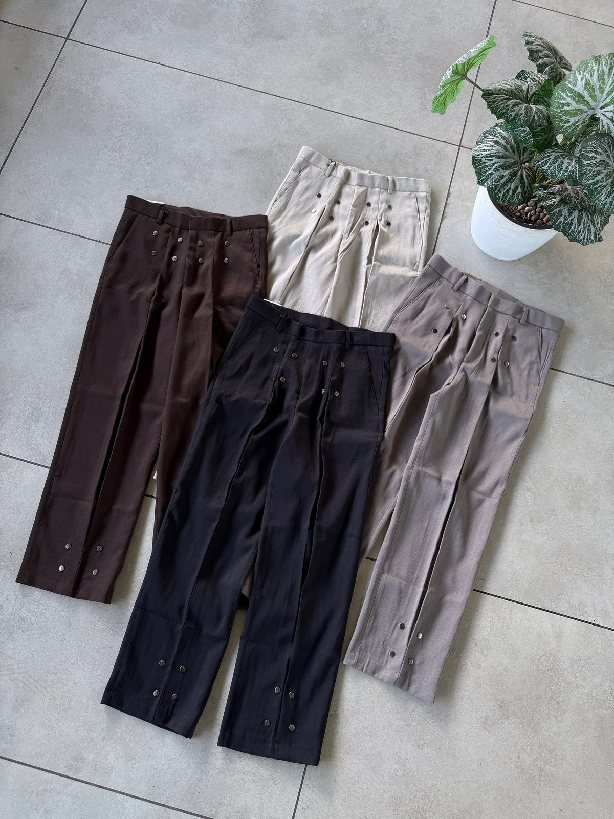 Button Pleated pant